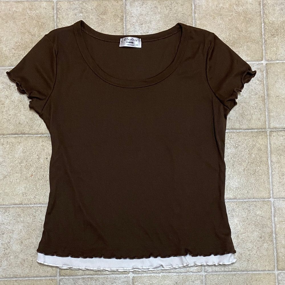 Electric Family Brown and White Ruffle Tee Stretch Size M
